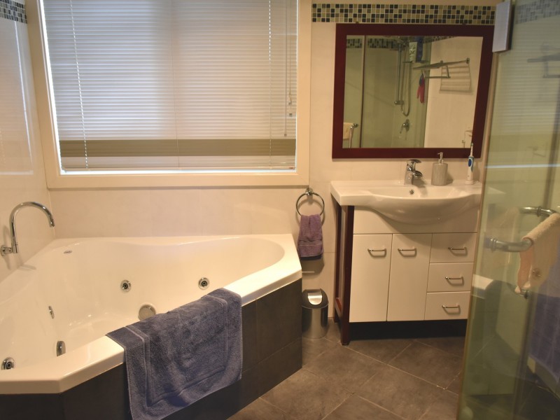 9 Marcia Street, Toongabbie NSW 2146