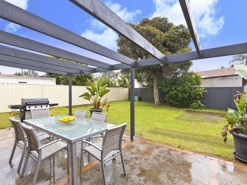 2 Mimosa Avenue, Toongabbie NSW 2146