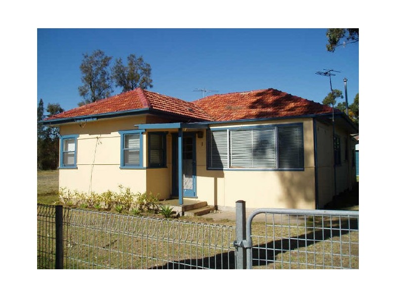 1 Budgeree Road, Toongabbie NSW 2146