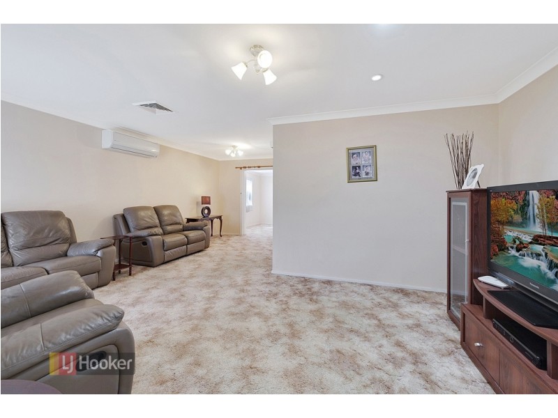 11 Valencia Crescent, Toongabbie NSW 2146