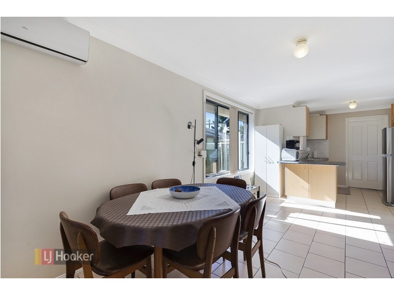 Villa 4/6 Dallas Place, Toongabbie NSW 2146