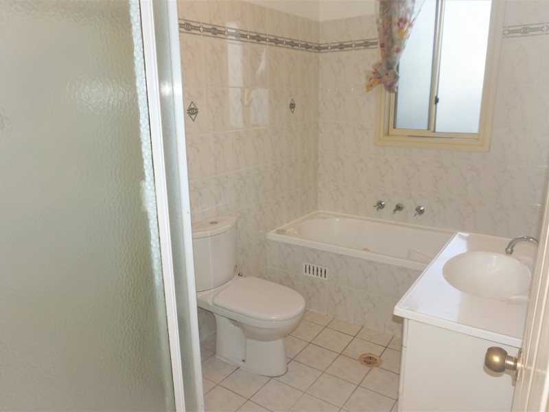 2a Ivy Street, Toongabbie NSW 2146