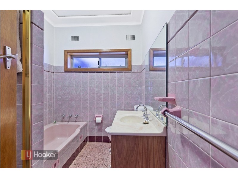 27 Lyle Street, Girraween NSW 2145