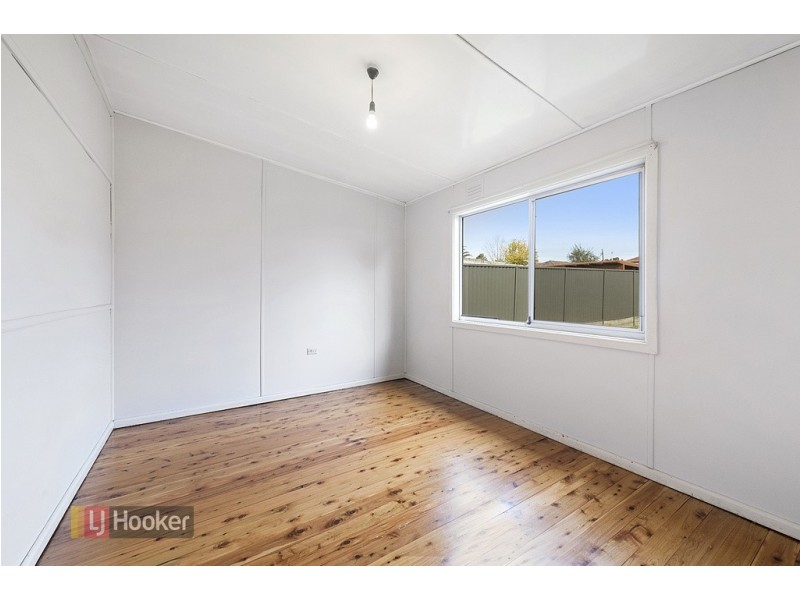 4 Bulli Road, Toongabbie NSW 2146