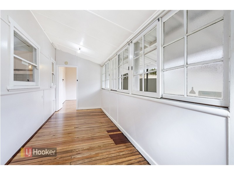 4 Bulli Road, Toongabbie NSW 2146