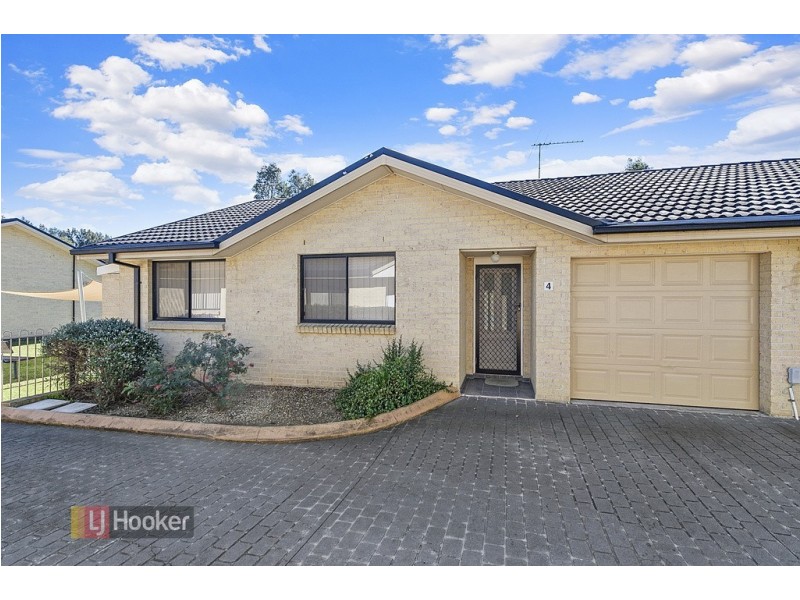 Villa 4/6 Dallas Place, Toongabbie NSW 2146