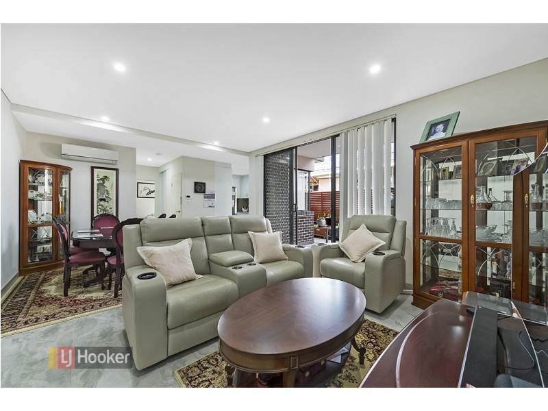 Apartment 3/3-5 Linden Street, Toongabbie NSW 2146