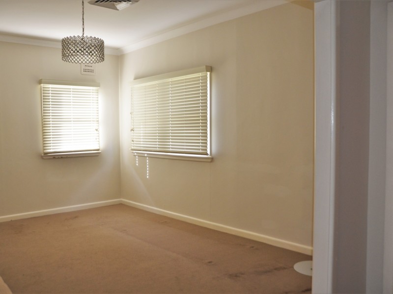 4 First Avenue, Toongabbie NSW 2146