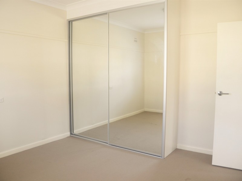 4 First Avenue, Toongabbie NSW 2146