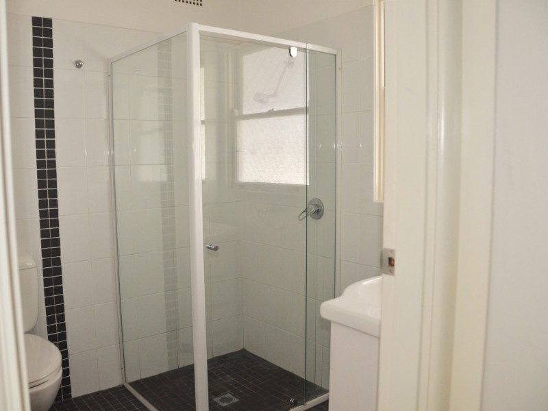 4 First Avenue, Toongabbie NSW 2146