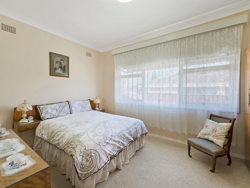 4 Andrews Avenue, Toongabbie NSW 2146