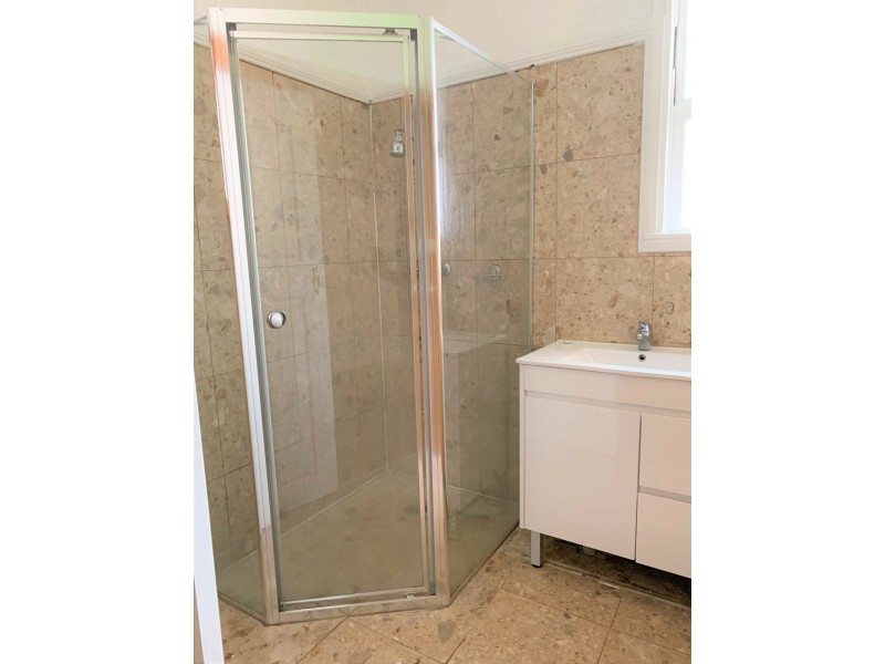 3 Ballandella Road, Toongabbie NSW 2146