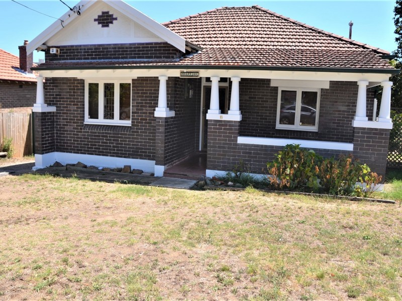 11 Moree Avenue, Westmead NSW 2145