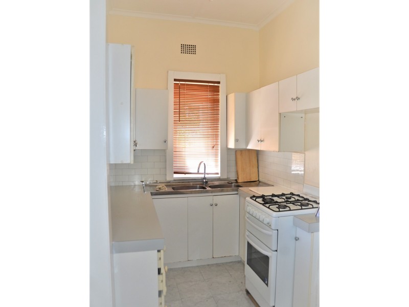 11 Moree Avenue, Westmead NSW 2145