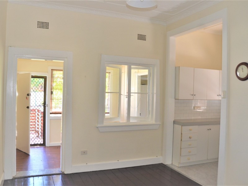 11 Moree Avenue, Westmead NSW 2145