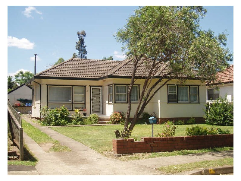 17 Junia Avenue, Toongabbie NSW 2146