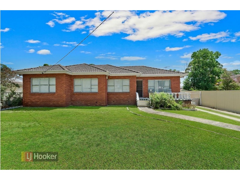 2 Ballandella Road, Toongabbie NSW 2146
