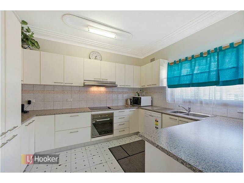 2 Ballandella Road, Toongabbie NSW 2146