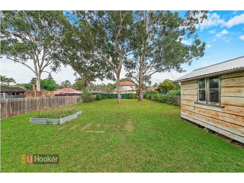 84 Ballandella Road, Toongabbie NSW 2146