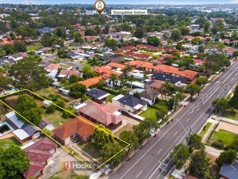 84 Ballandella Road, Toongabbie NSW 2146
