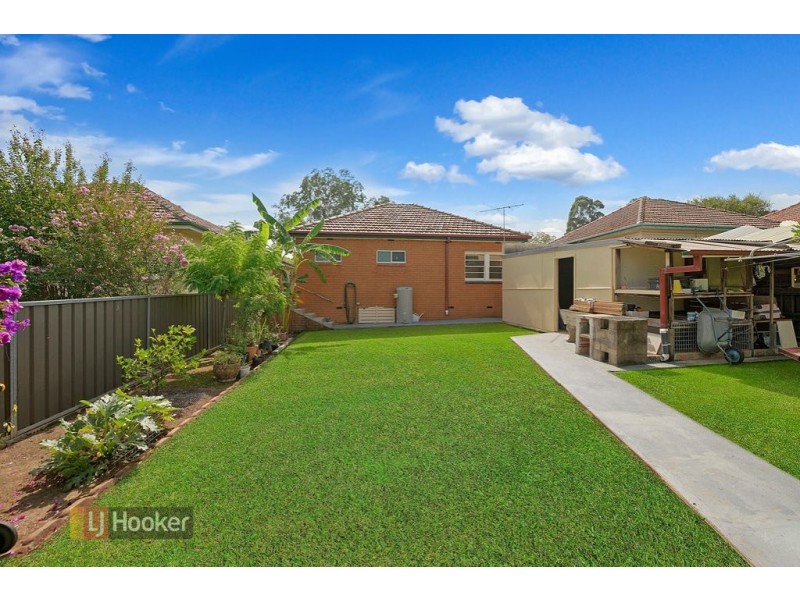 10 Collins Street, Pendle Hill NSW 2145