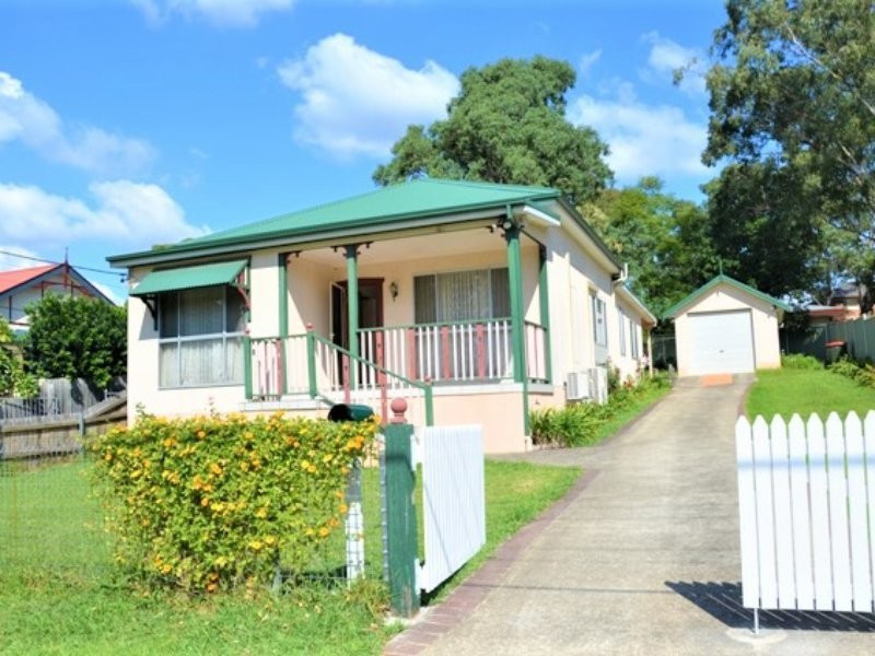 32 Marcia Street, Toongabbie NSW 2146