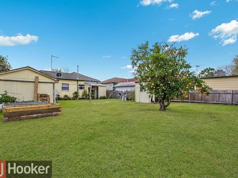 28 Derbyshire Avenue, Toongabbie NSW 2146
