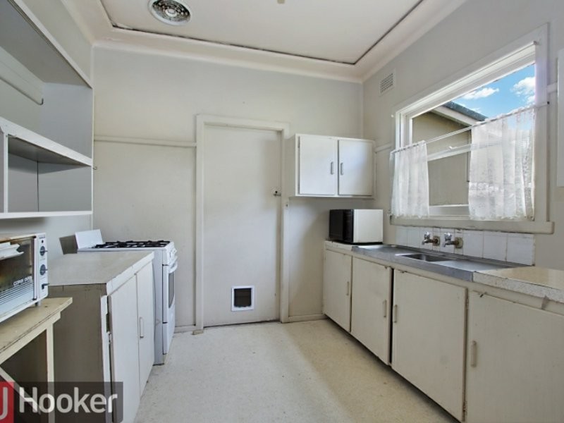 28 Derbyshire Avenue, Toongabbie NSW 2146