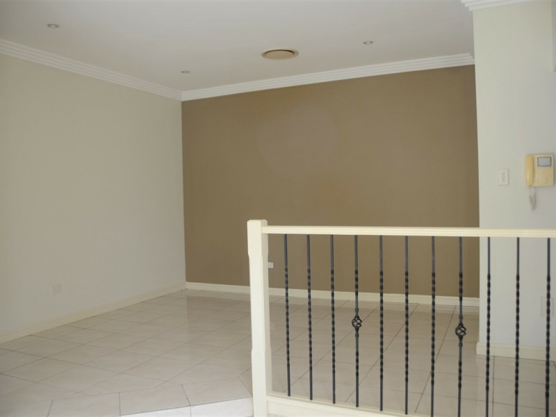 7 Carinya Road, Girraween NSW 2145