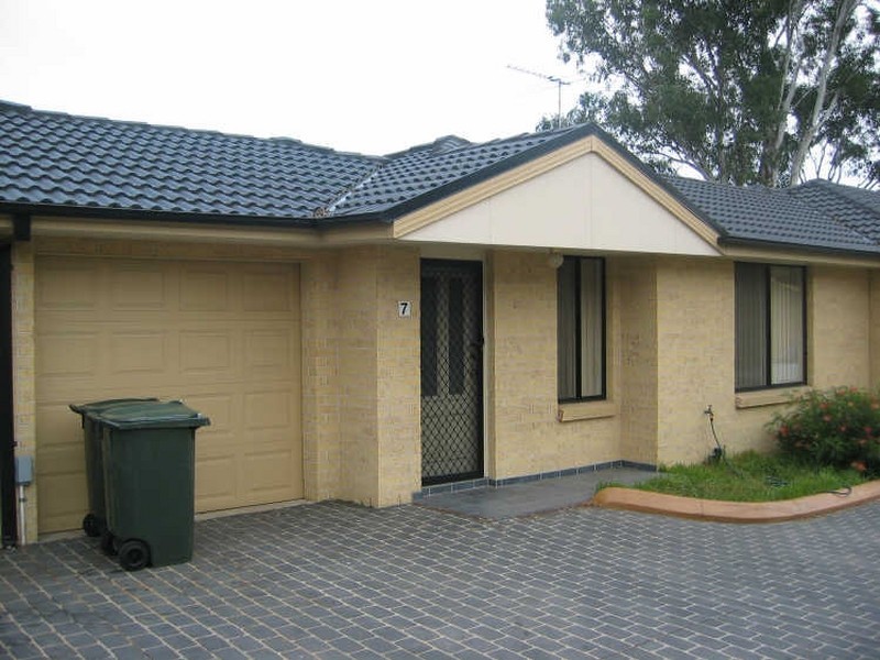 7/6 Dallas Place, Toongabbie NSW 2146