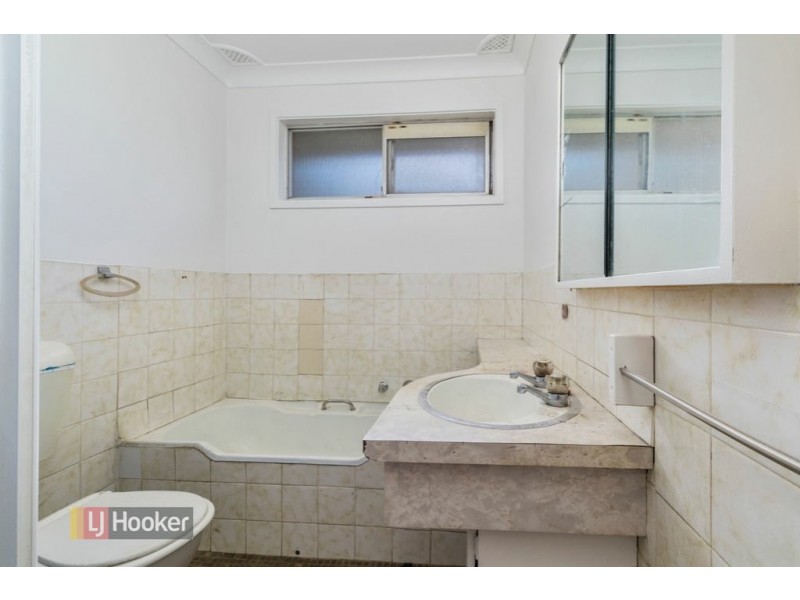 213 Toongabbie Road, Toongabbie NSW 2146