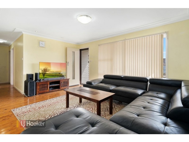 8 Henson Street, Toongabbie NSW 2146