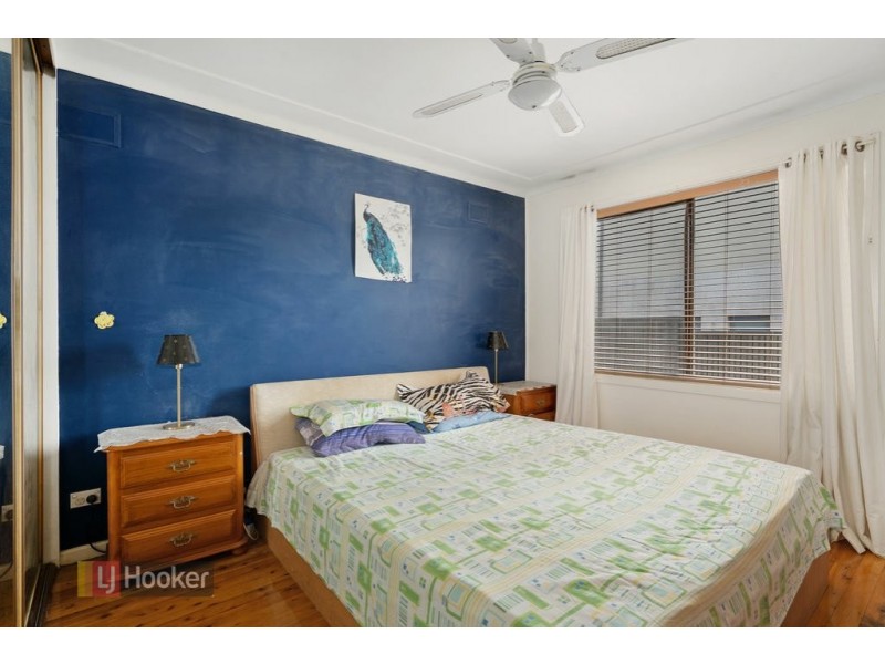 8 Henson Street, Toongabbie NSW 2146