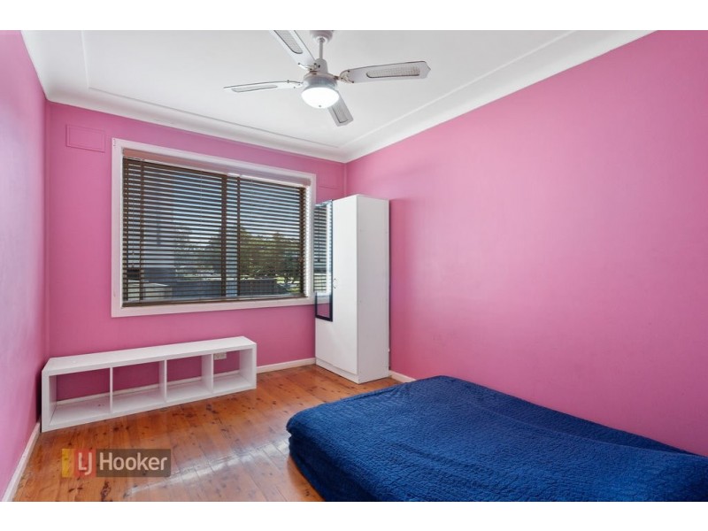 8 Henson Street, Toongabbie NSW 2146