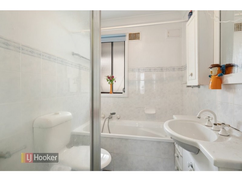 8 Henson Street, Toongabbie NSW 2146