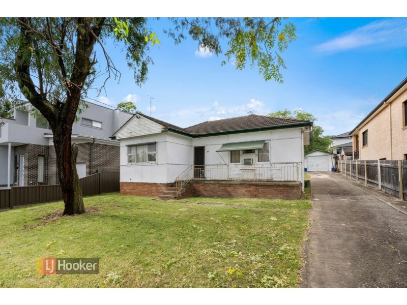 99 Bogolara Road, Toongabbie NSW 2146