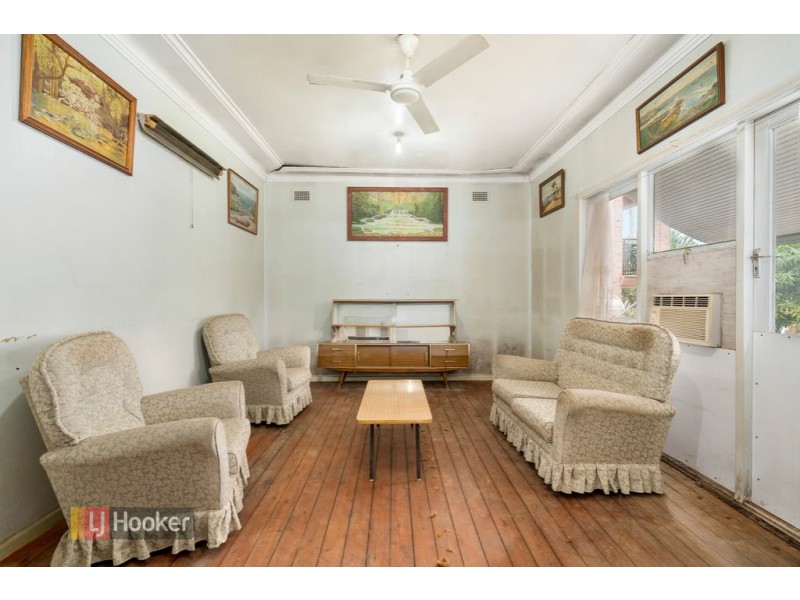 99 Bogolara Road, Toongabbie NSW 2146