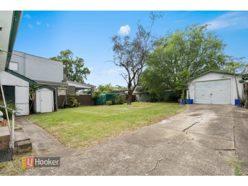99 Bogolara Road, Toongabbie NSW 2146