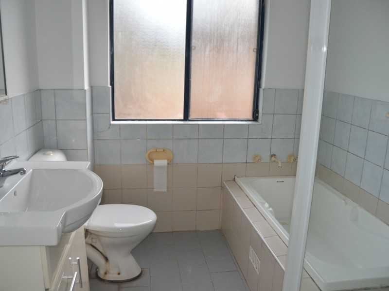 3/240 Targo Road, Toongabbie NSW 2146