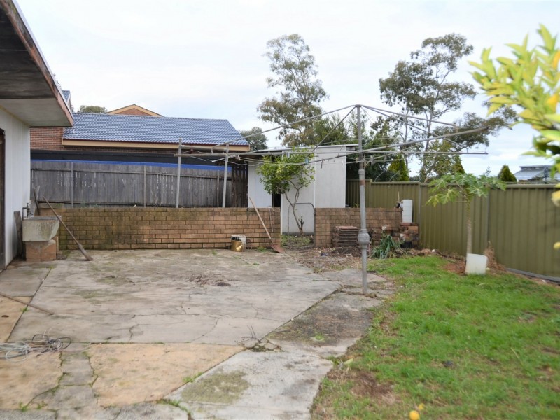 25 Pendle Way, Pendle Hill NSW 2145