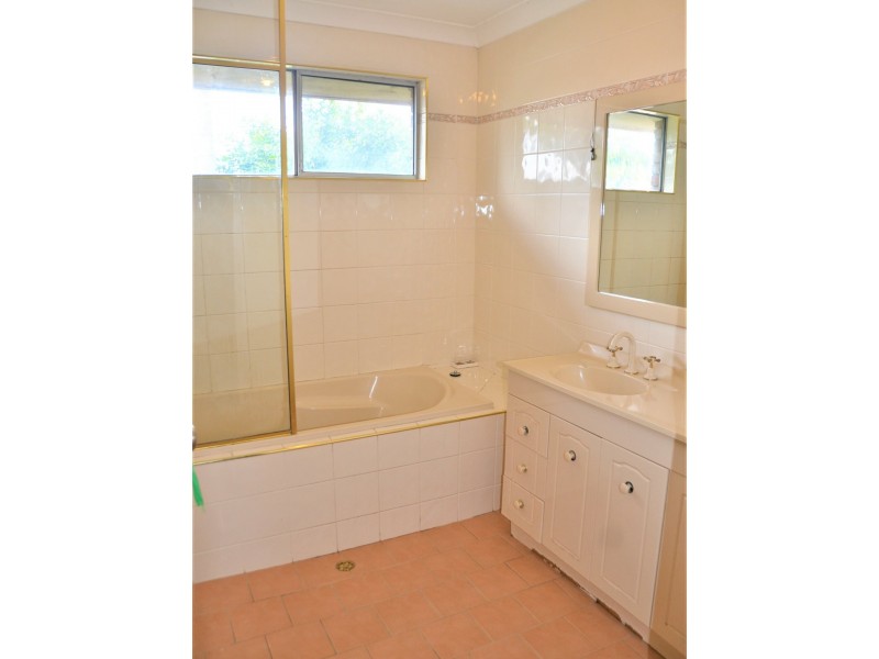 38 Maunder Avenue, Girraween NSW 2145