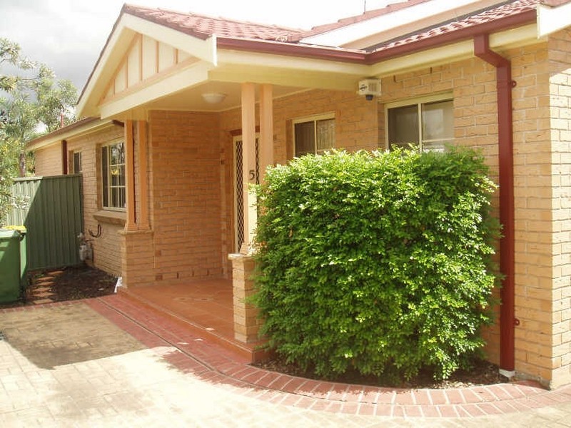 5/64 Ballandella Road, Toongabbie NSW 2146