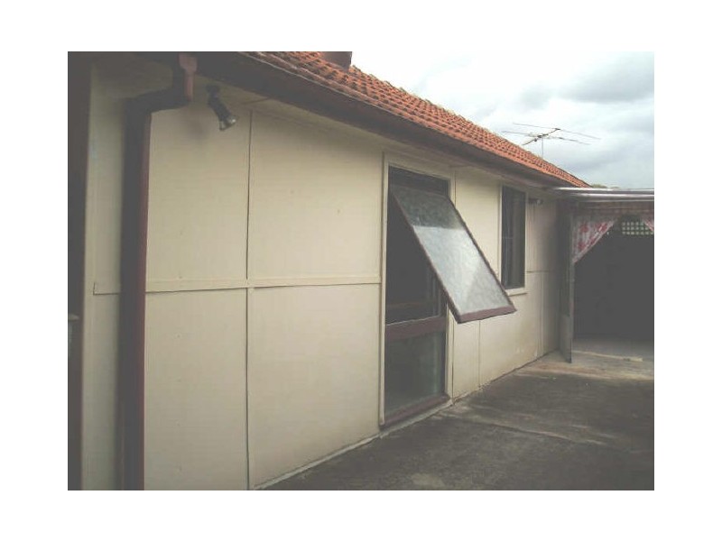 Rear Flat/20 Junia Avenue, Toongabbie NSW 2146