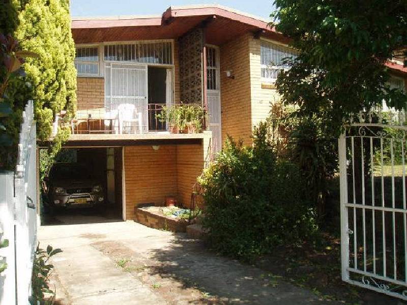 16 Station Road, Toongabbie NSW 2146