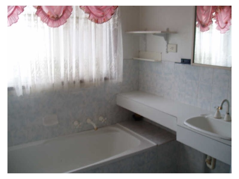 14 Tucks Road, Toongabbie NSW 2146