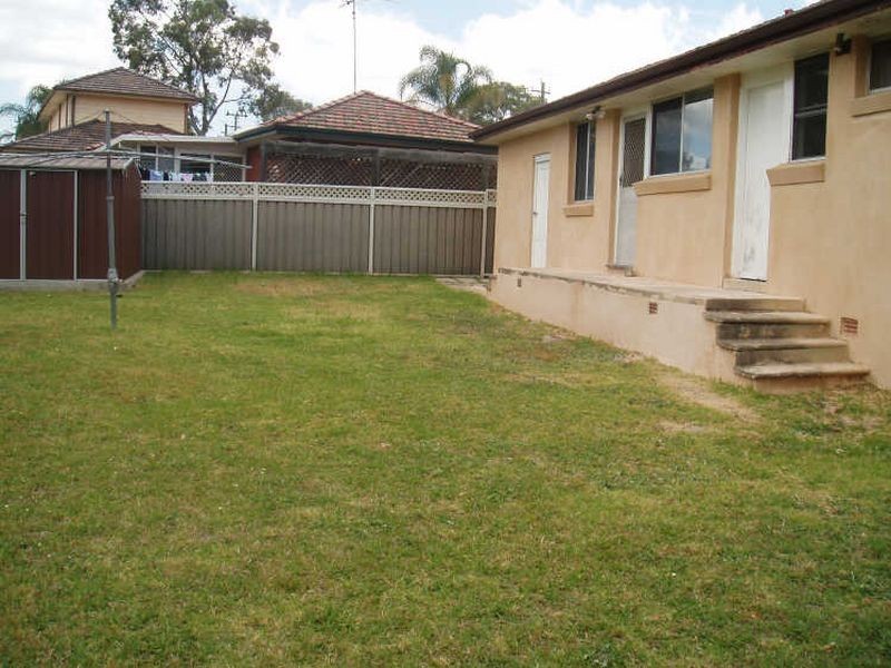 43 Oklahoma Avenue, Toongabbie NSW 2146