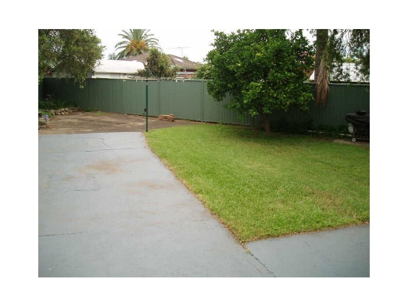 19 Cooyong Crescent, Toongabbie NSW 2146