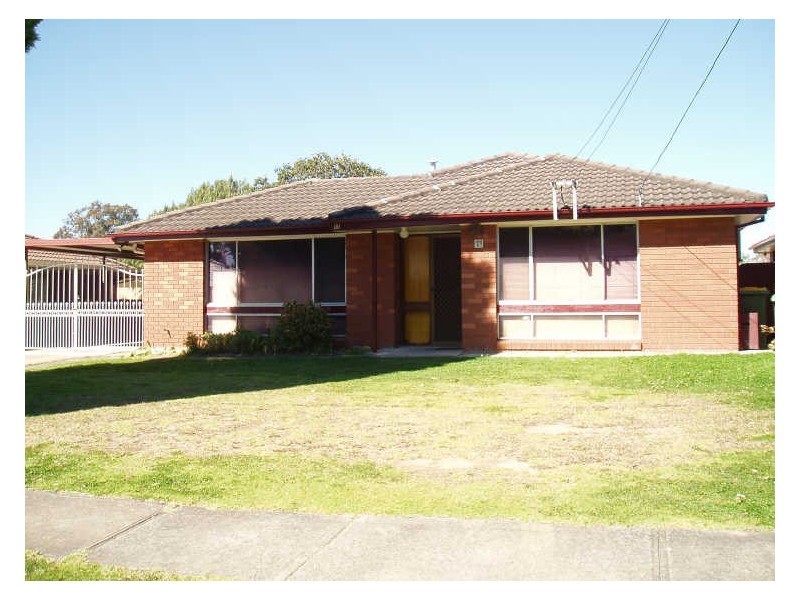 11 Woodlawn Drive, Toongabbie NSW 2146