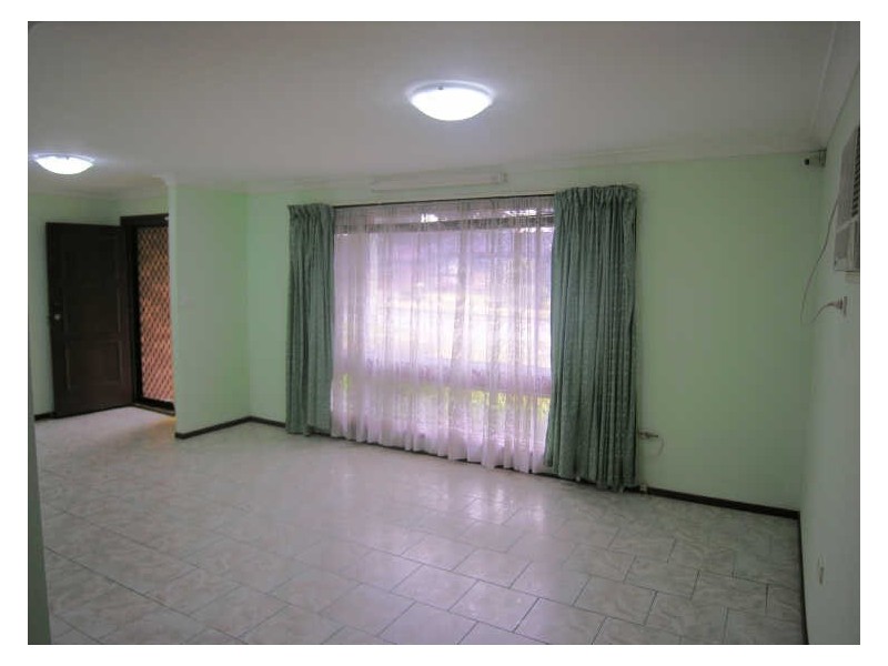 11 Woodlawn Drive, Toongabbie NSW 2146