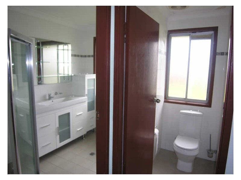 11 Woodlawn Drive, Toongabbie NSW 2146